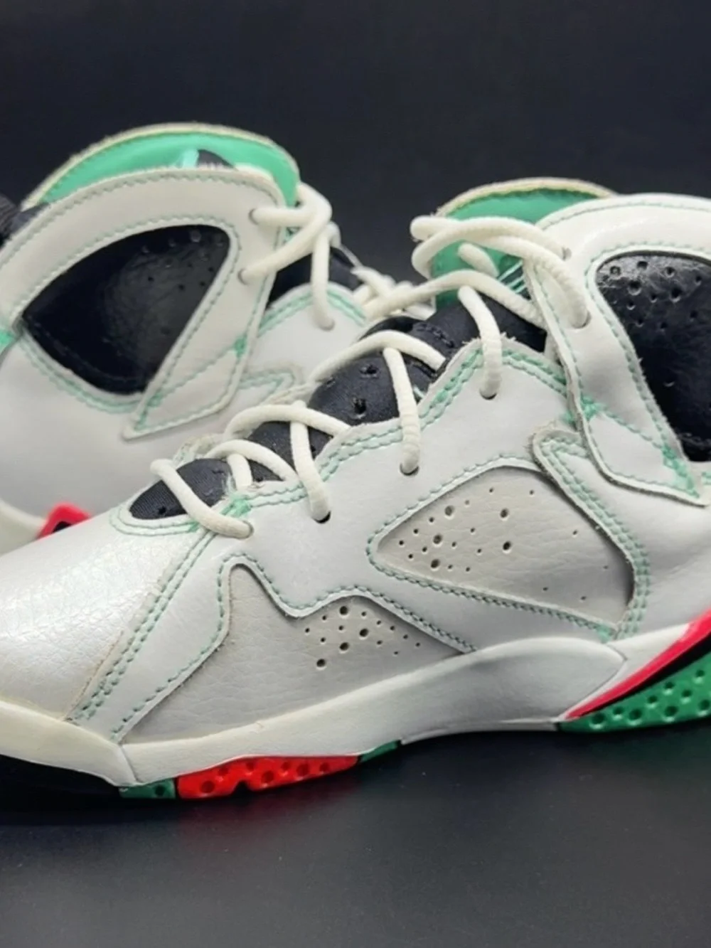 Jordan Air Jordan 7 Retro Unisex Kids size 12c White/Black/Red/Green Leather